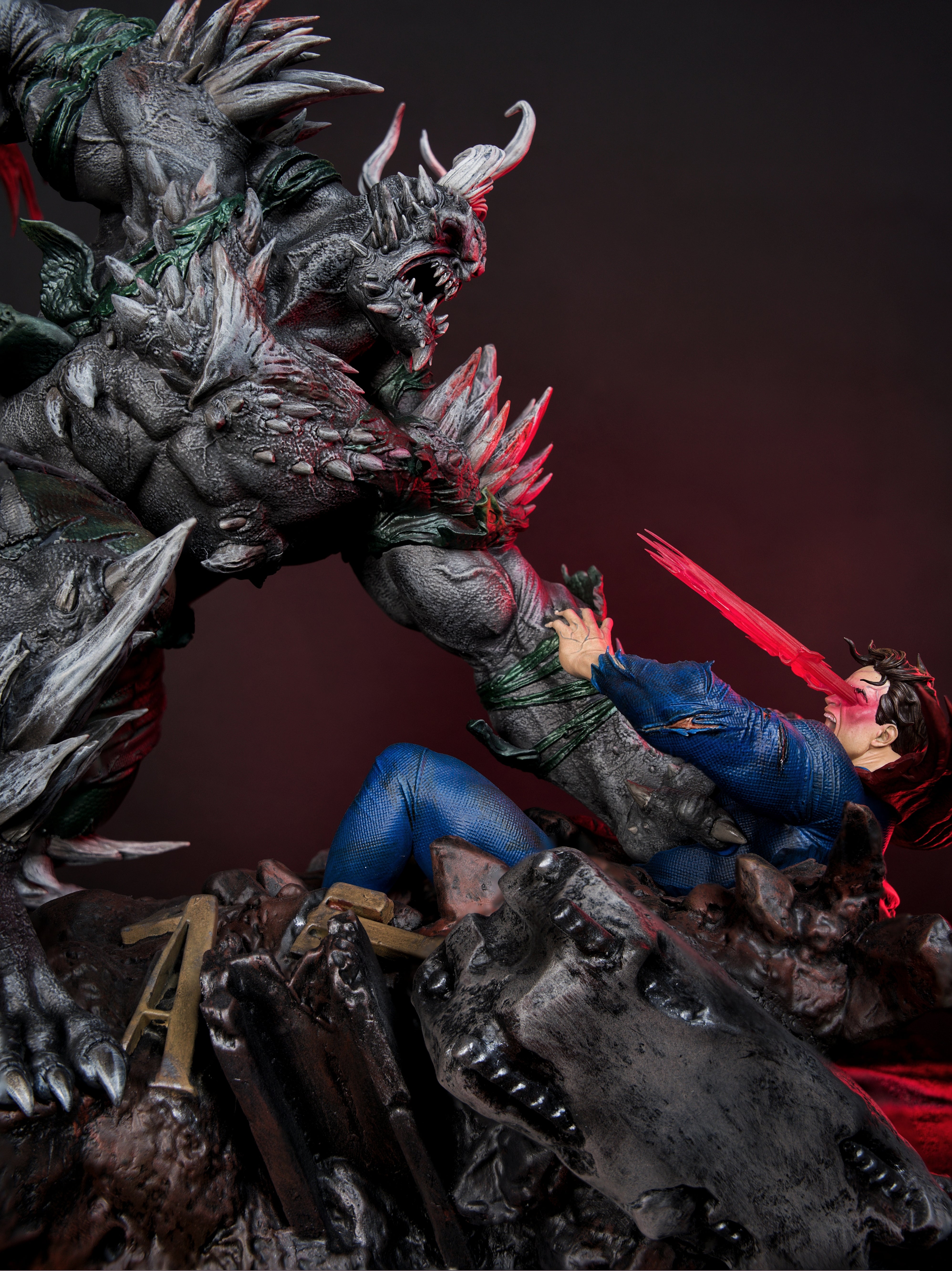 Doomsday vs Superman Diorama – Clash of Titans Edition