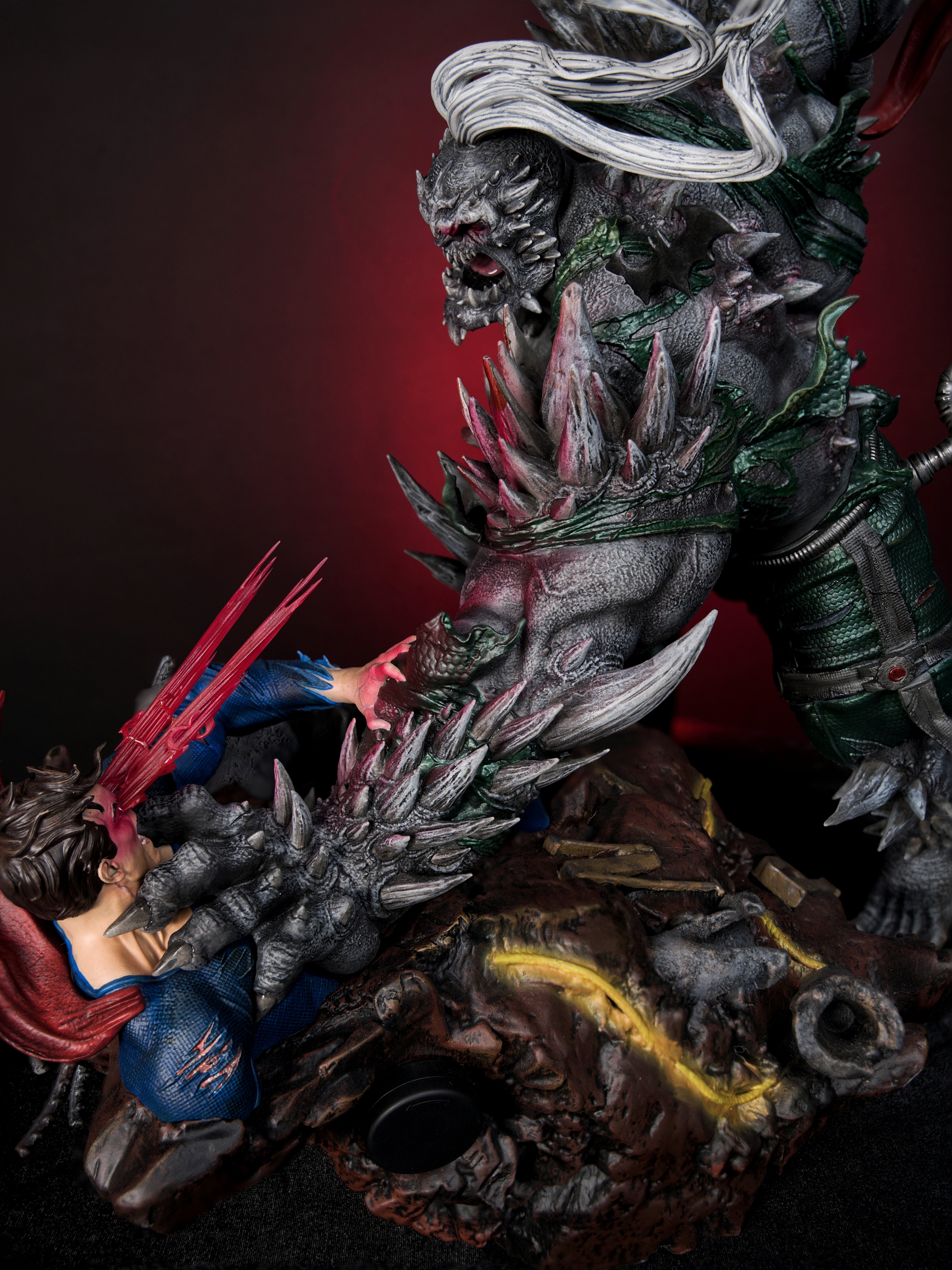 Doomsday vs Superman Diorama – Clash of Titans Edition