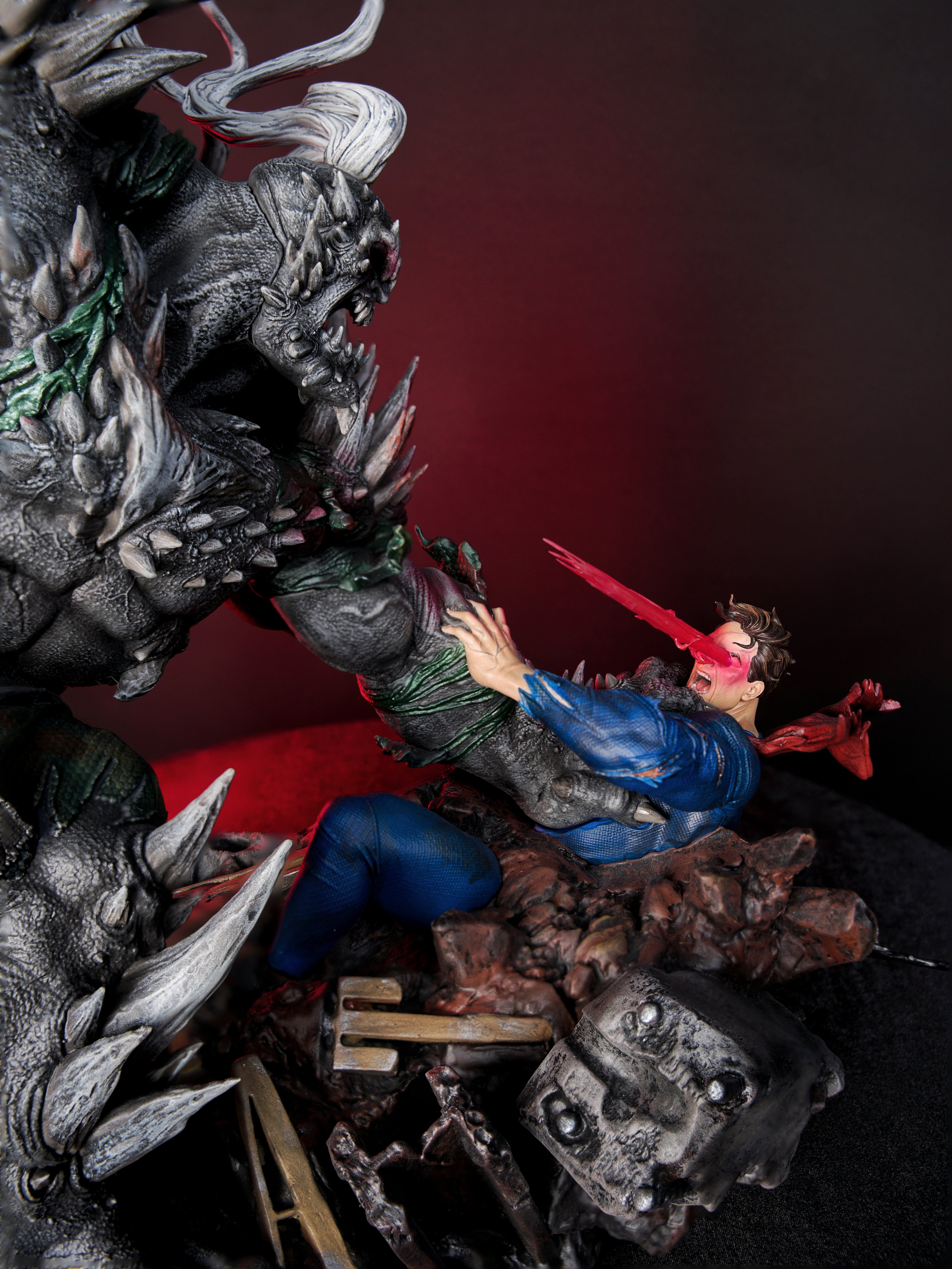 Doomsday vs Superman Diorama – Clash of Titans Edition